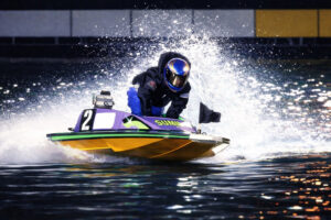 ナイターレース 画像